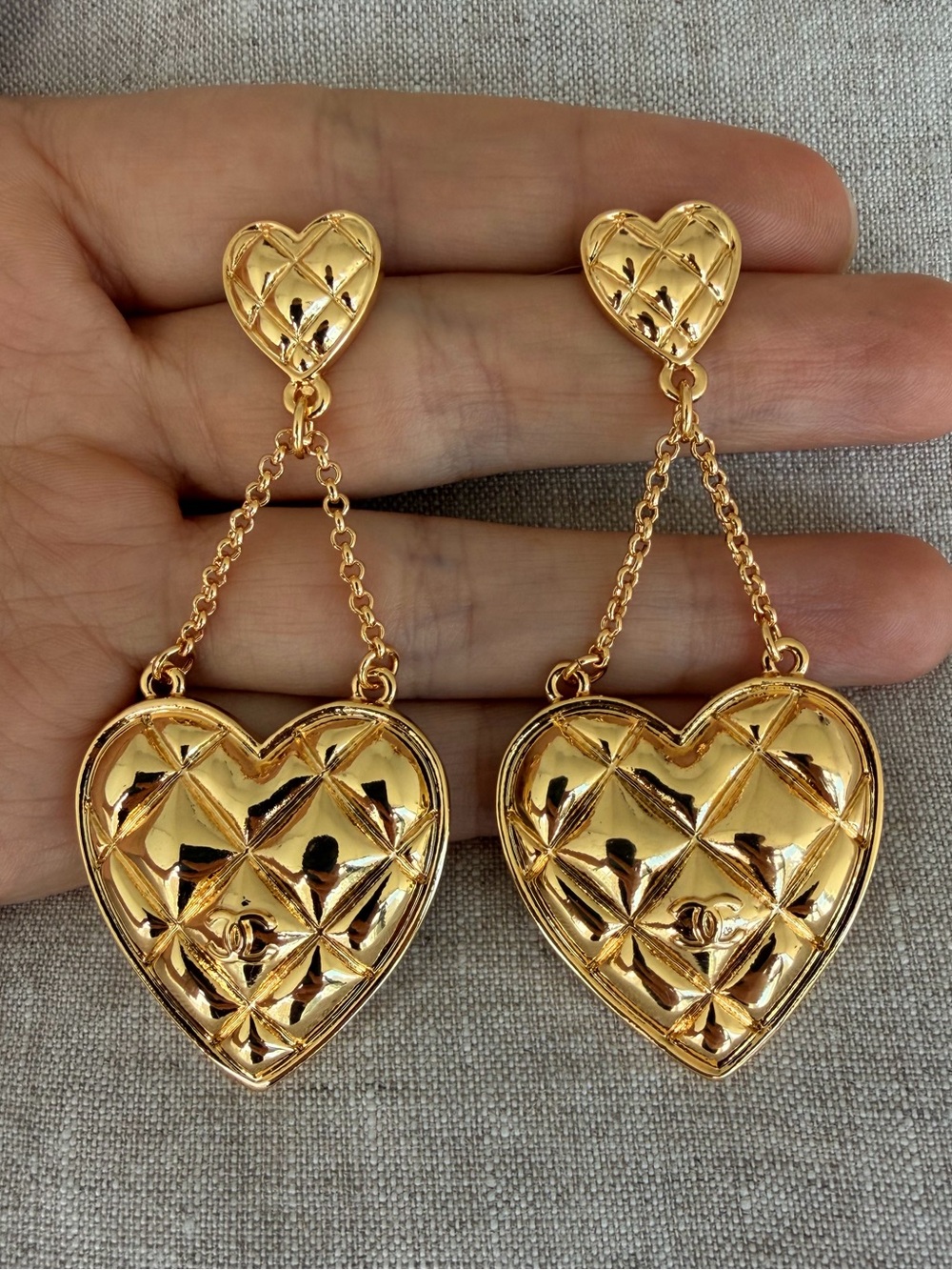 💛CHANEL Gold Quilted Heart Drop CC Earrings💛
